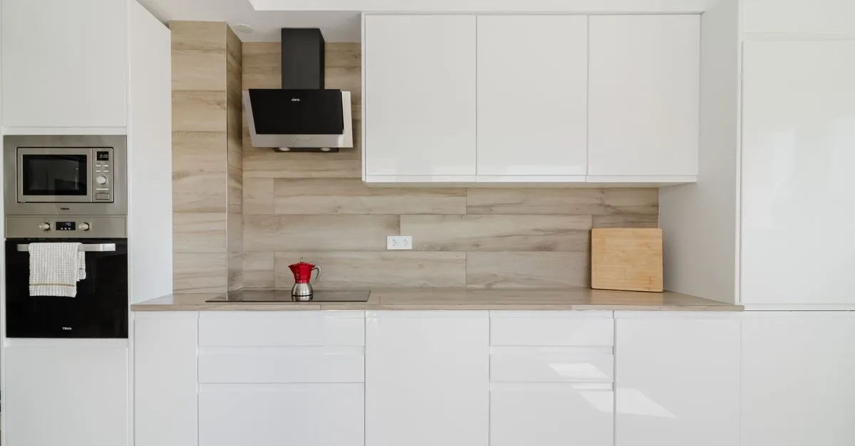 découvrez nos solutions de cuisine innovantes et fonctionnelles pour transformer votre espace culinaire en un lieu moderne et pratique.
